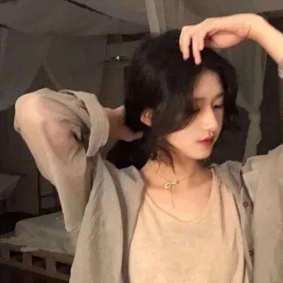 她房间里的云
